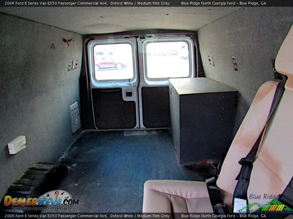 2006 Ford E Series Van E350 Passenger Commercial 4x4 Oxford White / Medium Flint Grey Photo #12