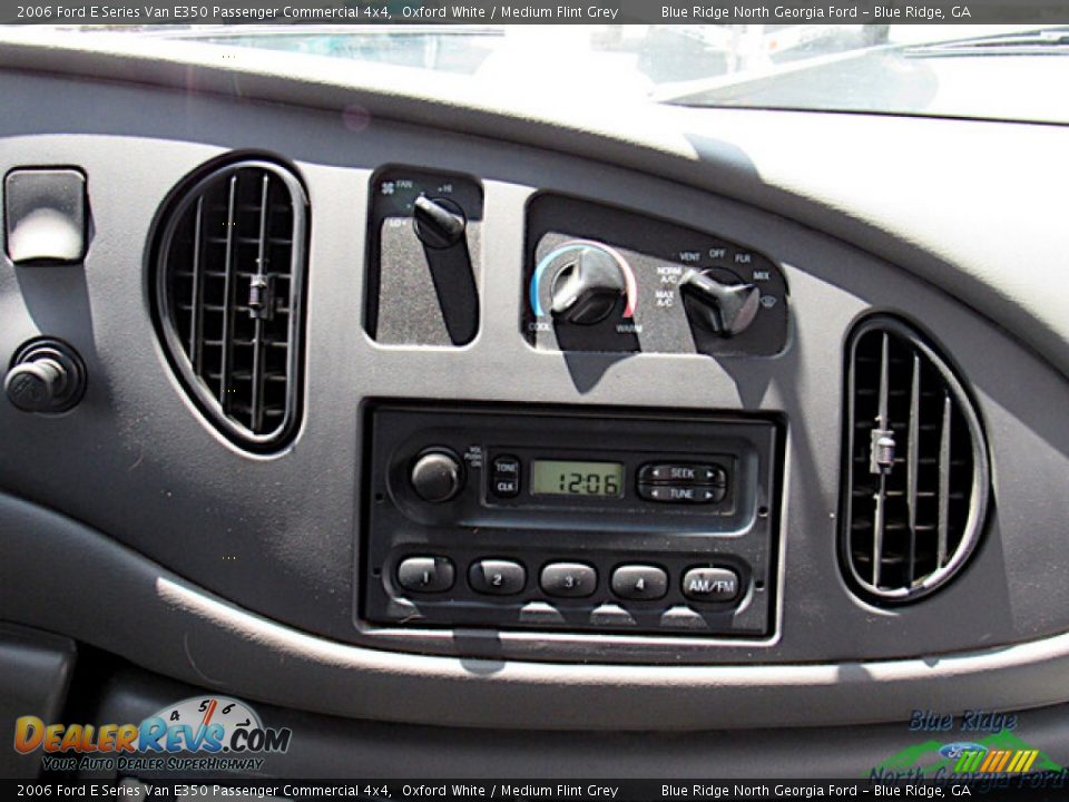 2006 Ford E Series Van E350 Passenger Commercial 4x4 Oxford White / Medium Flint Grey Photo #17