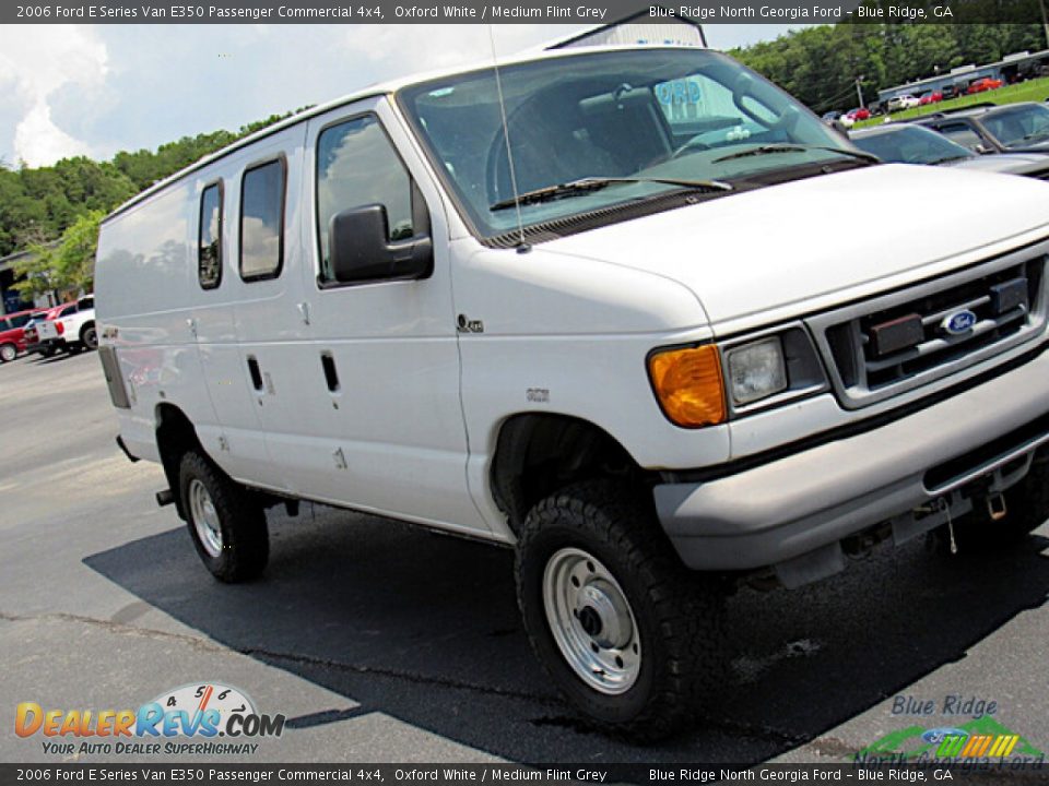 2006 Ford E Series Van E350 Passenger Commercial 4x4 Oxford White / Medium Flint Grey Photo #27