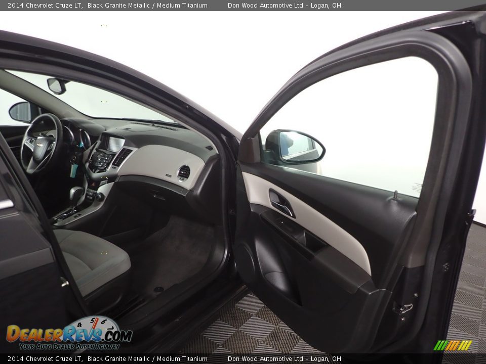 2014 Chevrolet Cruze LT Black Granite Metallic / Medium Titanium Photo #27