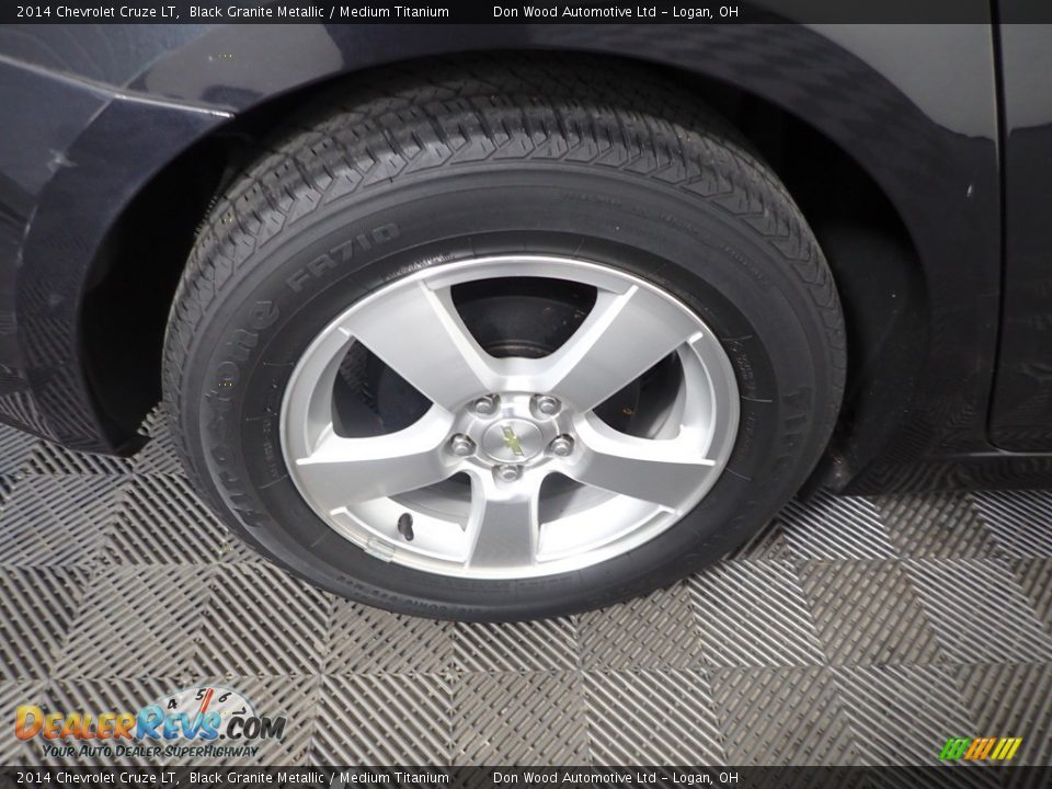 2014 Chevrolet Cruze LT Black Granite Metallic / Medium Titanium Photo #31
