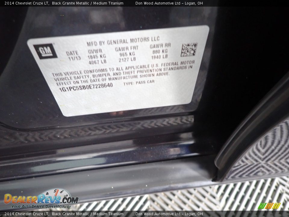2014 Chevrolet Cruze LT Black Granite Metallic / Medium Titanium Photo #32