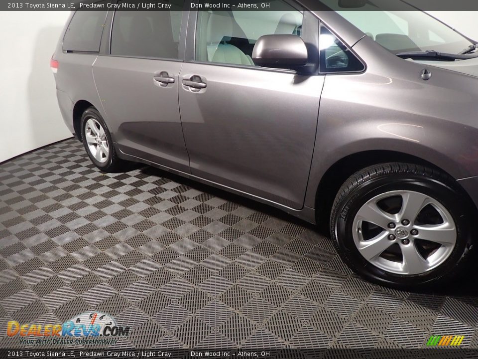 2013 Toyota Sienna LE Predawn Gray Mica / Light Gray Photo #4