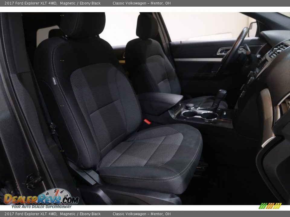 2017 Ford Explorer XLT 4WD Magnetic / Ebony Black Photo #16
