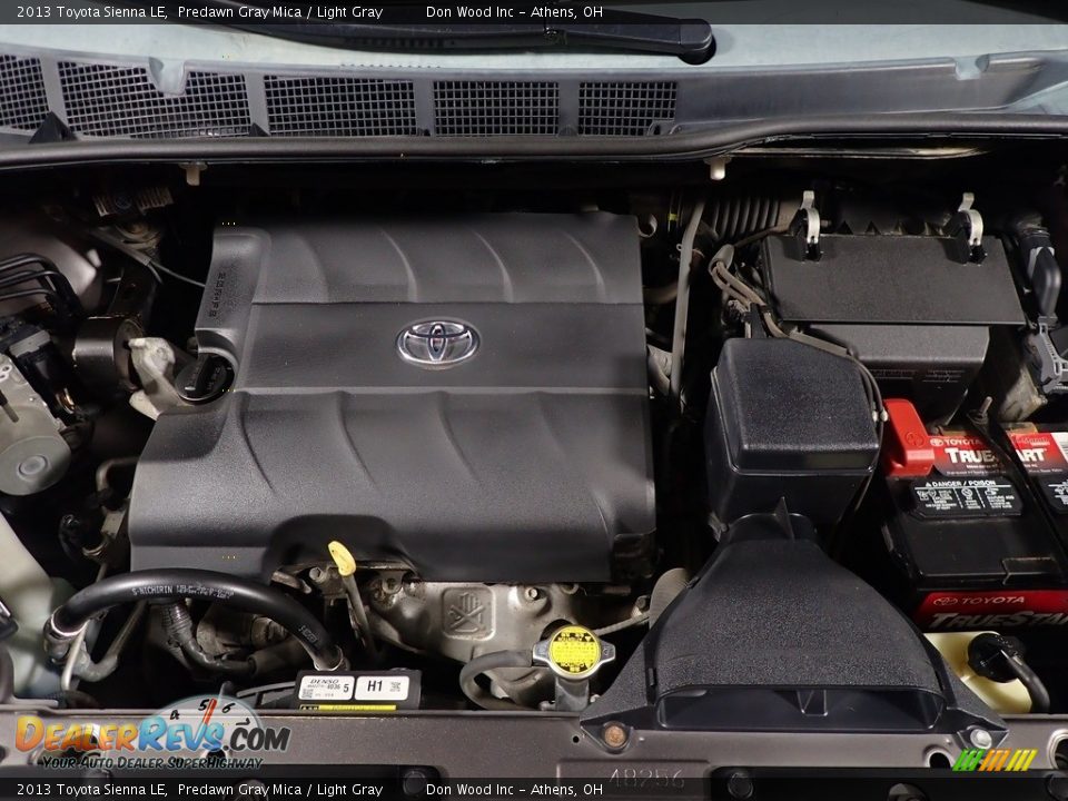 2013 Toyota Sienna LE Predawn Gray Mica / Light Gray Photo #7