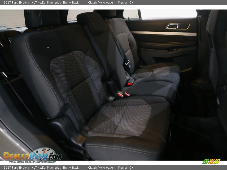 2017 Ford Explorer XLT 4WD Magnetic / Ebony Black Photo #17
