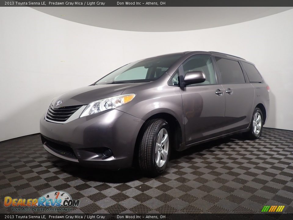 2013 Toyota Sienna LE Predawn Gray Mica / Light Gray Photo #8