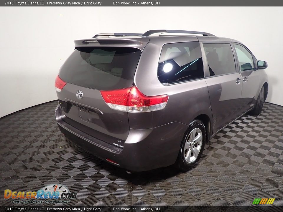 2013 Toyota Sienna LE Predawn Gray Mica / Light Gray Photo #17