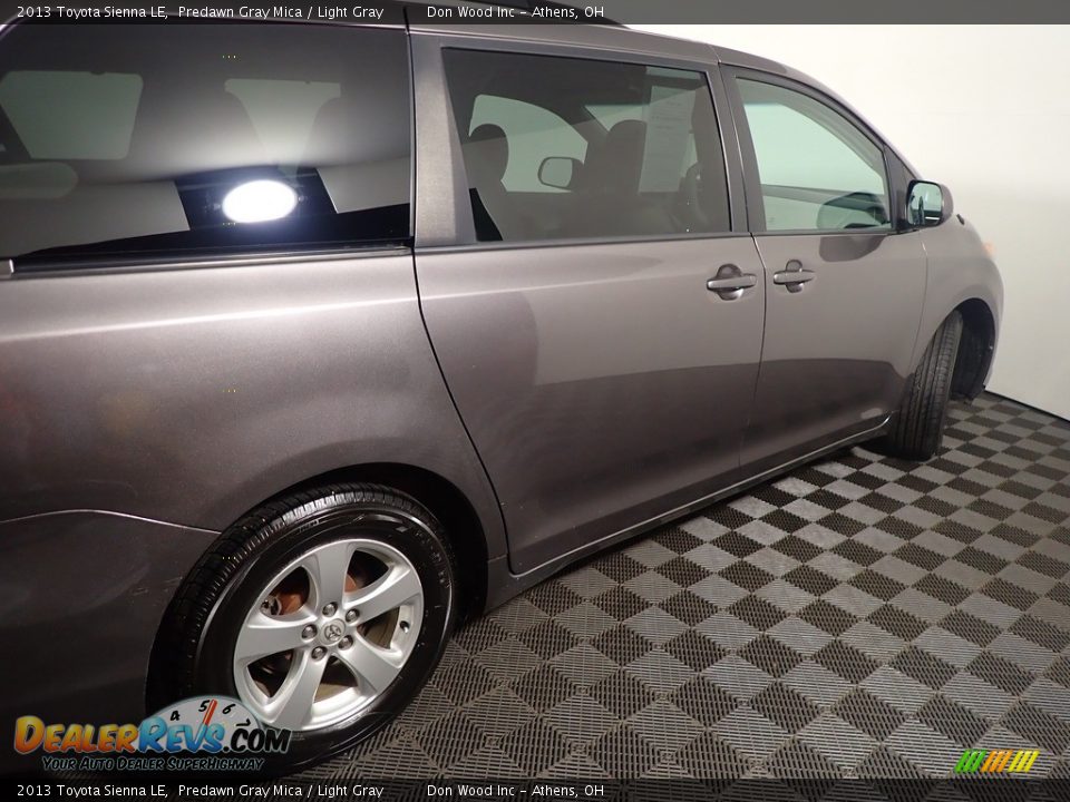 2013 Toyota Sienna LE Predawn Gray Mica / Light Gray Photo #19