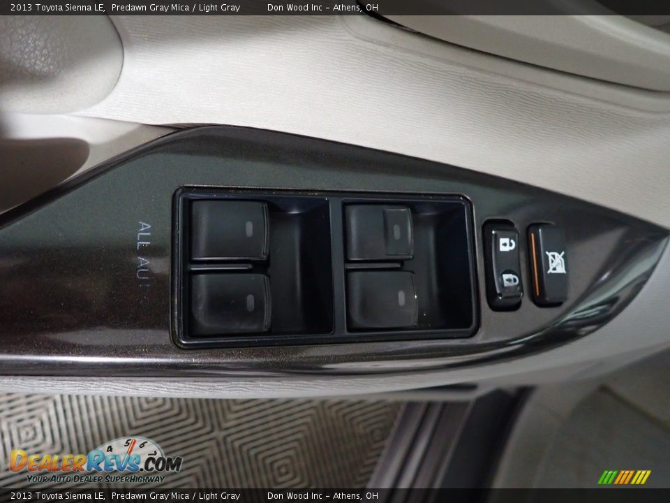 2013 Toyota Sienna LE Predawn Gray Mica / Light Gray Photo #21