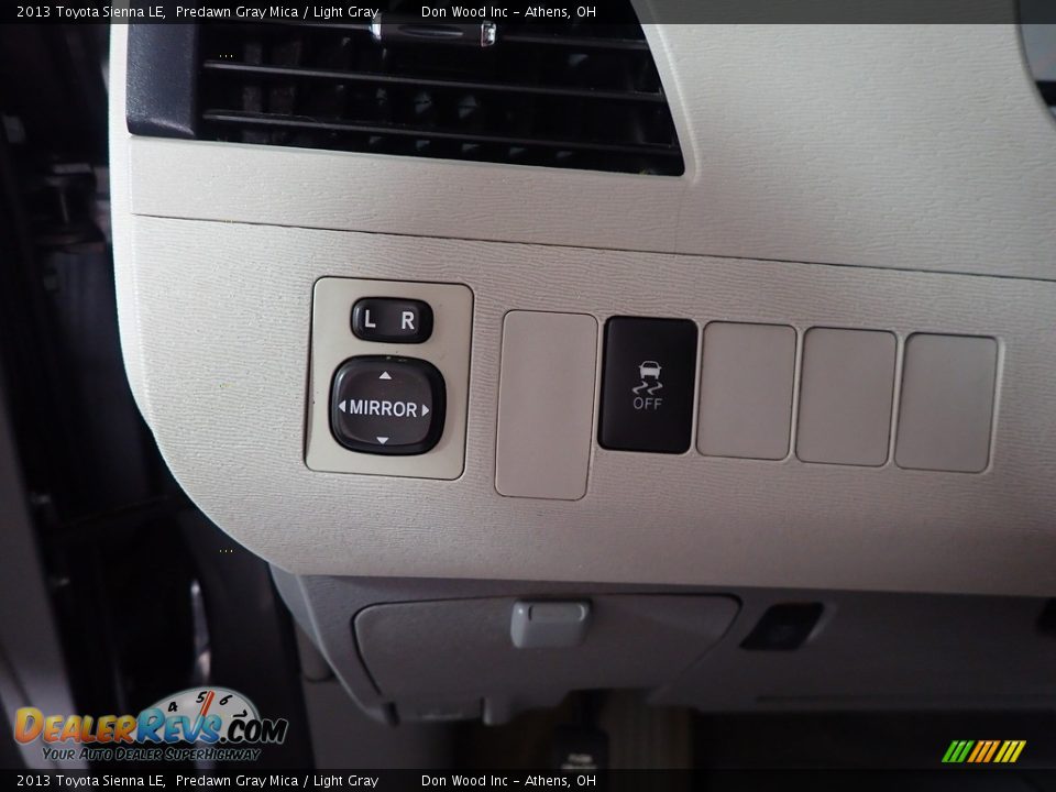 2013 Toyota Sienna LE Predawn Gray Mica / Light Gray Photo #31