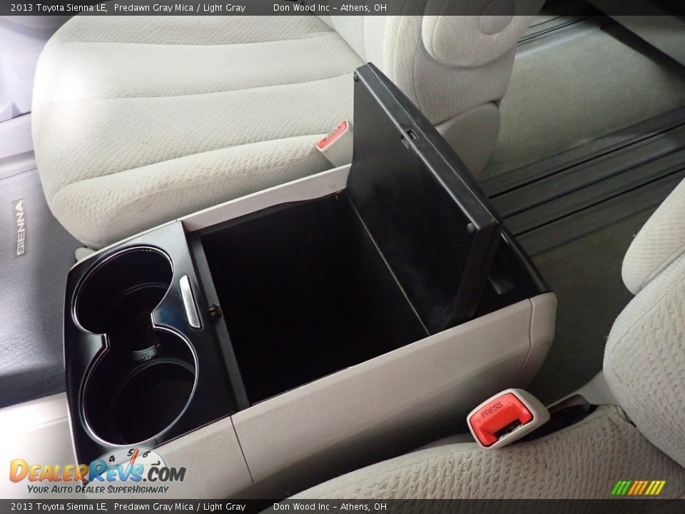 2013 Toyota Sienna LE Predawn Gray Mica / Light Gray Photo #33