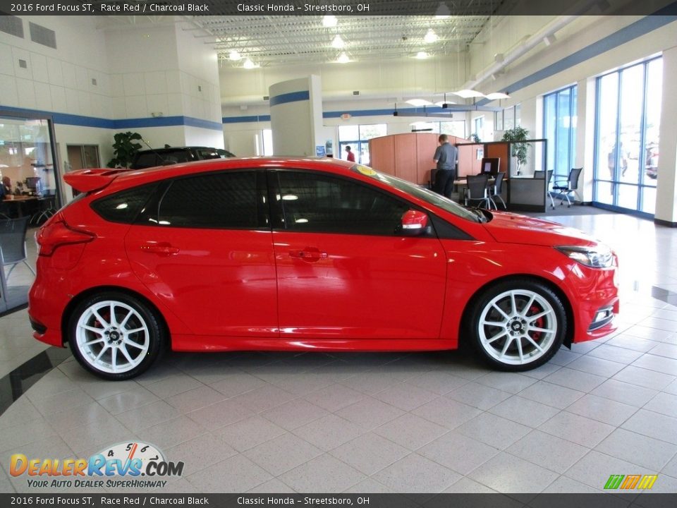 2016 Ford Focus ST Race Red / Charcoal Black Photo #4