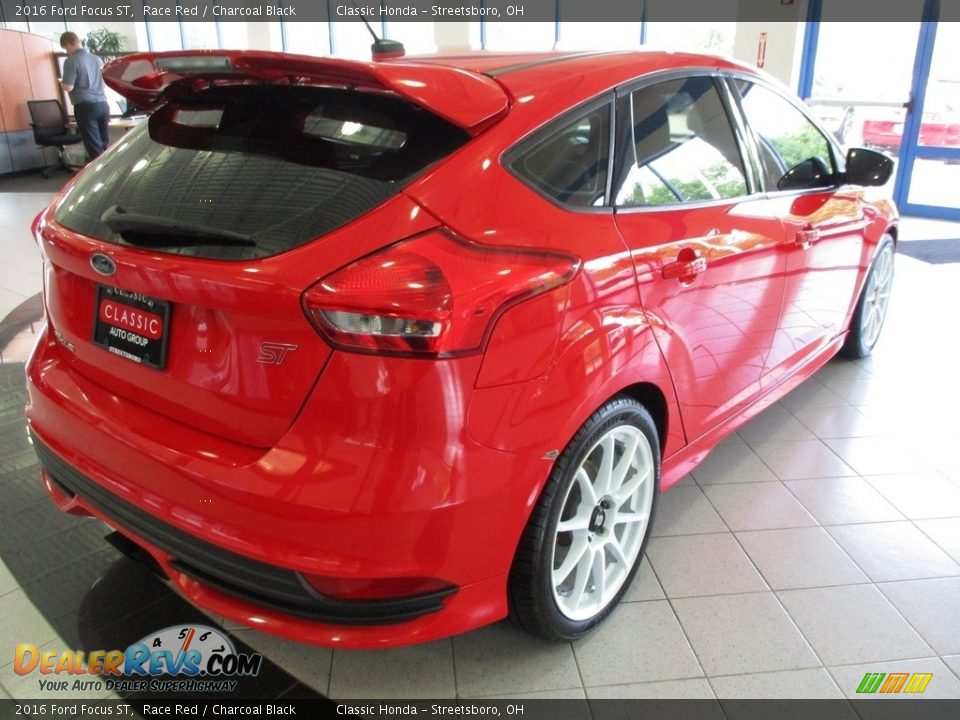 2016 Ford Focus ST Race Red / Charcoal Black Photo #7