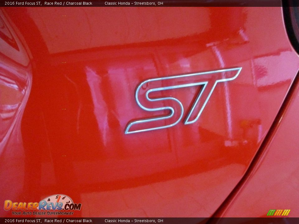 2016 Ford Focus ST Race Red / Charcoal Black Photo #9