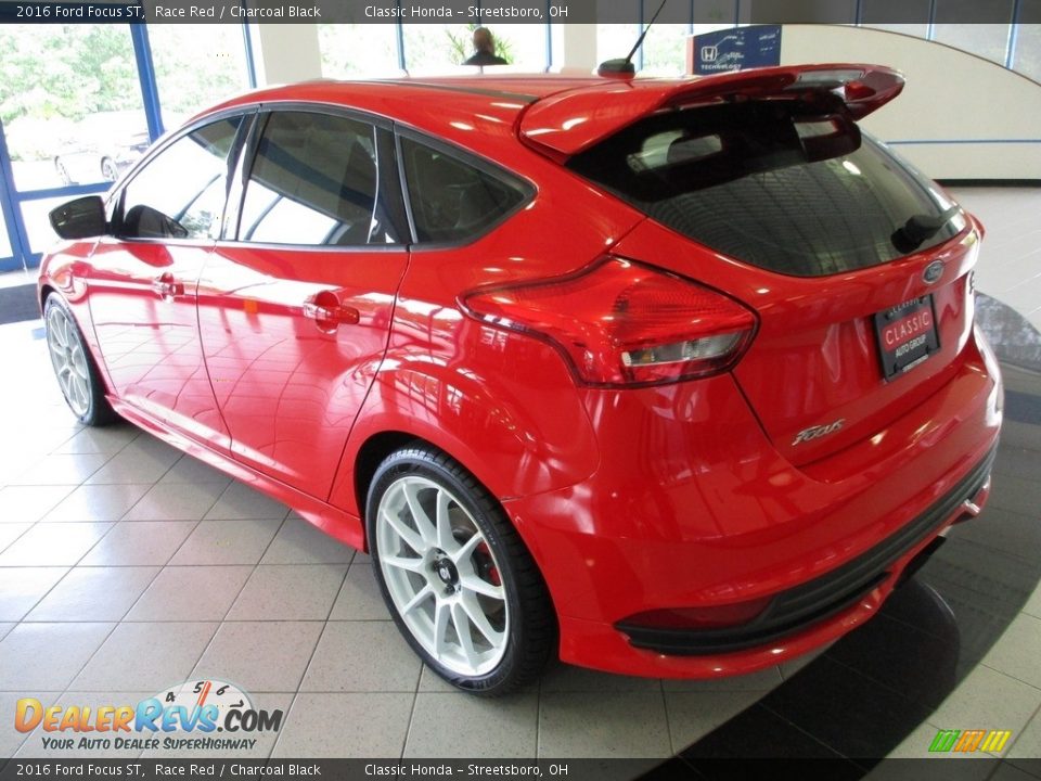 2016 Ford Focus ST Race Red / Charcoal Black Photo #10