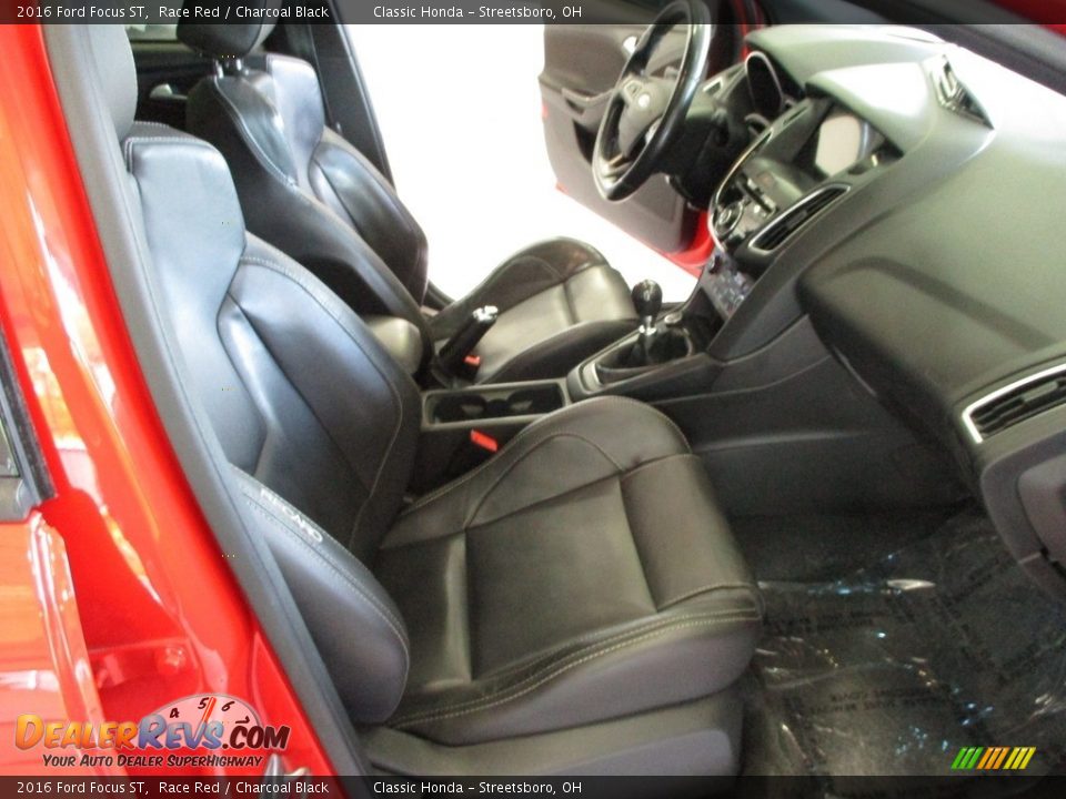 2016 Ford Focus ST Race Red / Charcoal Black Photo #19