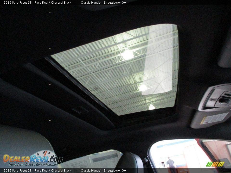 2016 Ford Focus ST Race Red / Charcoal Black Photo #20