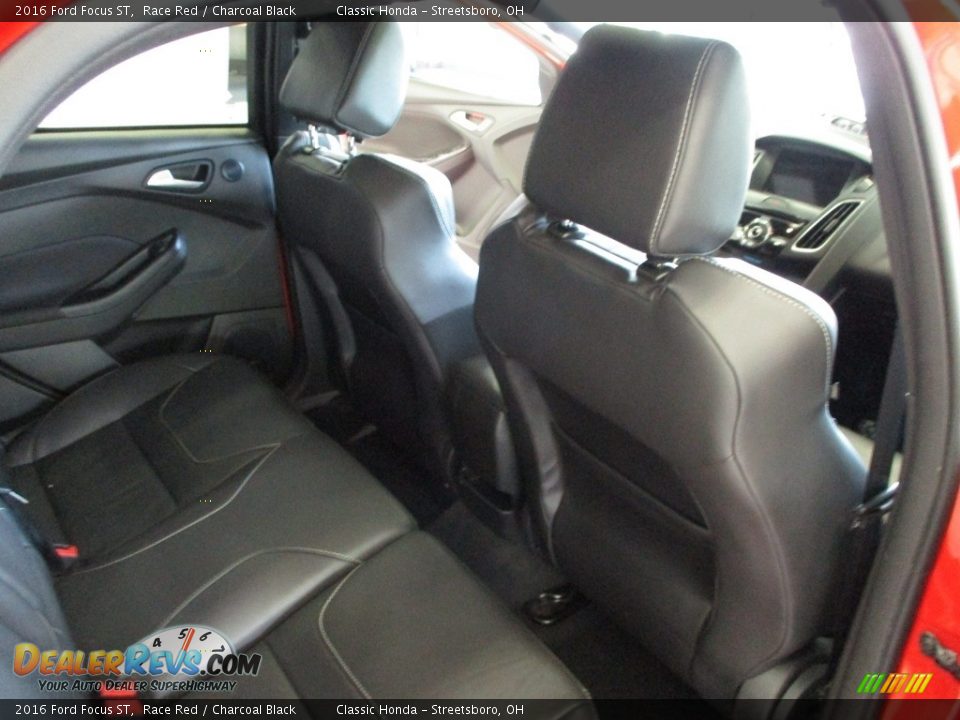 2016 Ford Focus ST Race Red / Charcoal Black Photo #22