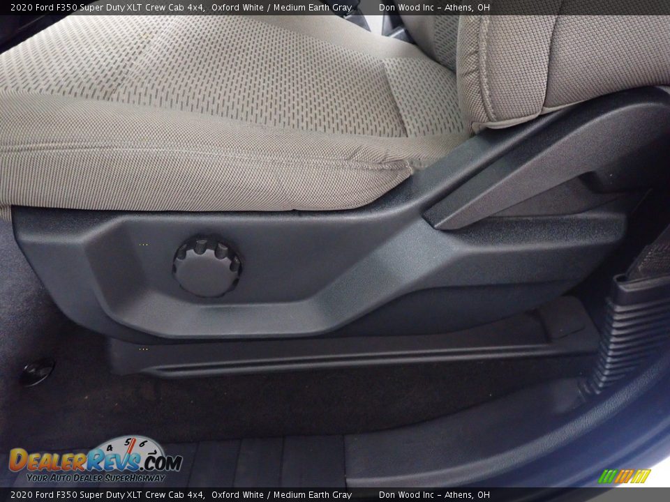 2020 Ford F350 Super Duty XLT Crew Cab 4x4 Oxford White / Medium Earth Gray Photo #19