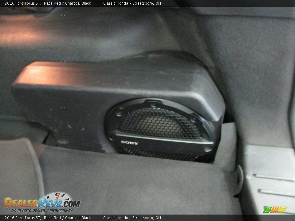2016 Ford Focus ST Race Red / Charcoal Black Photo #25