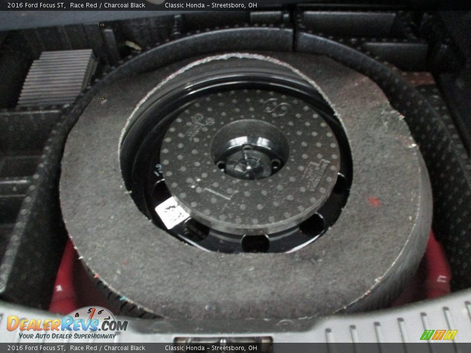 2016 Ford Focus ST Race Red / Charcoal Black Photo #26