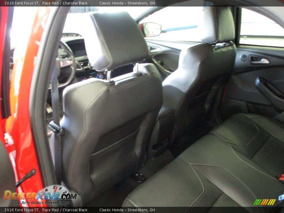 2016 Ford Focus ST Race Red / Charcoal Black Photo #28