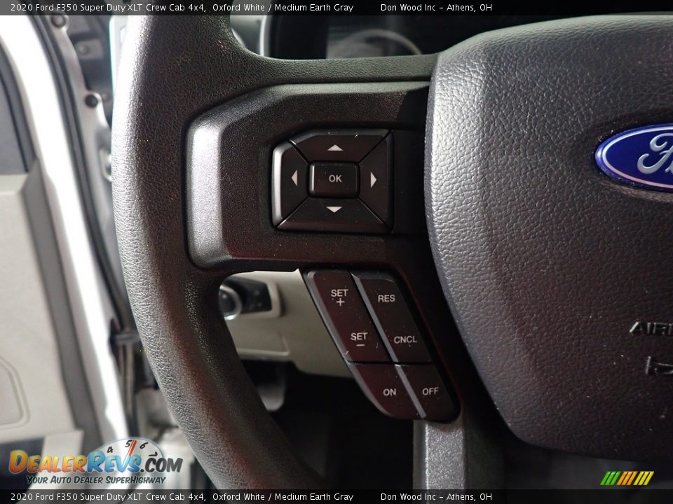 2020 Ford F350 Super Duty XLT Crew Cab 4x4 Oxford White / Medium Earth Gray Photo #25