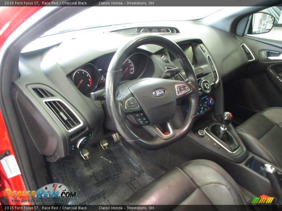 2016 Ford Focus ST Race Red / Charcoal Black Photo #31