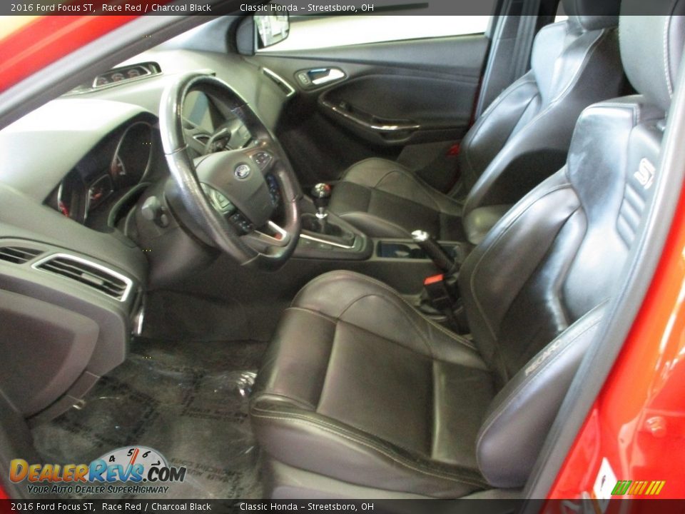2016 Ford Focus ST Race Red / Charcoal Black Photo #32