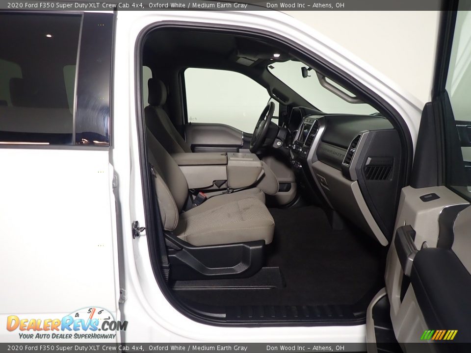 2020 Ford F350 Super Duty XLT Crew Cab 4x4 Oxford White / Medium Earth Gray Photo #36