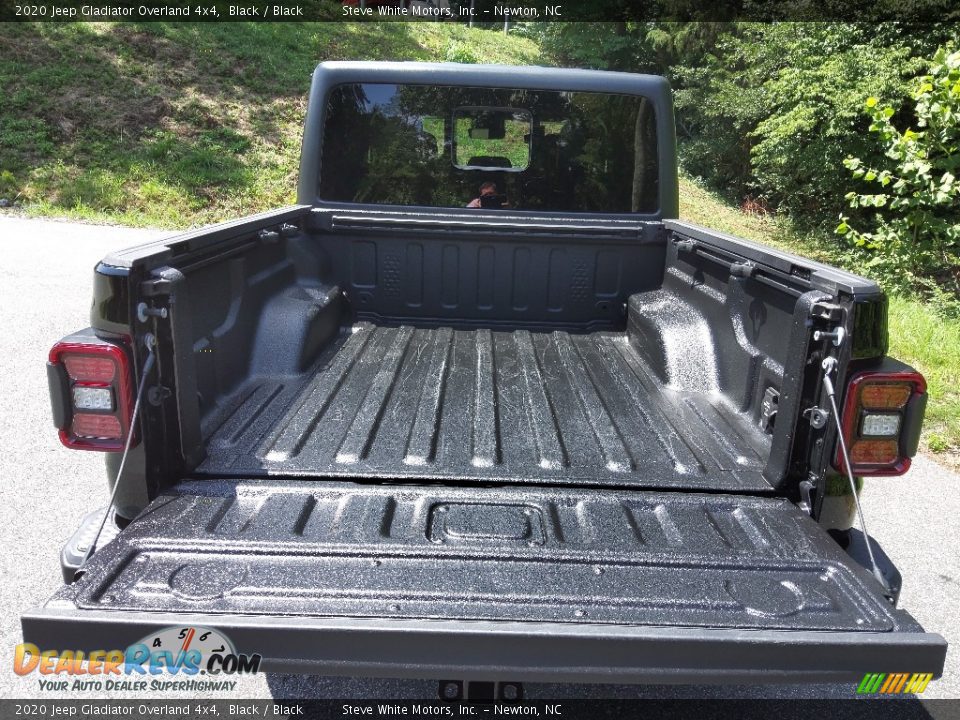 2020 Jeep Gladiator Overland 4x4 Black / Black Photo #8