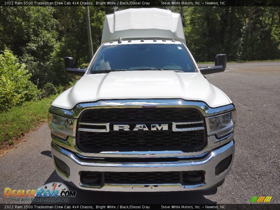 2022 Ram 3500 Tradesman Crew Cab 4x4 Chassis Bright White / Black/Diesel Gray Photo #3