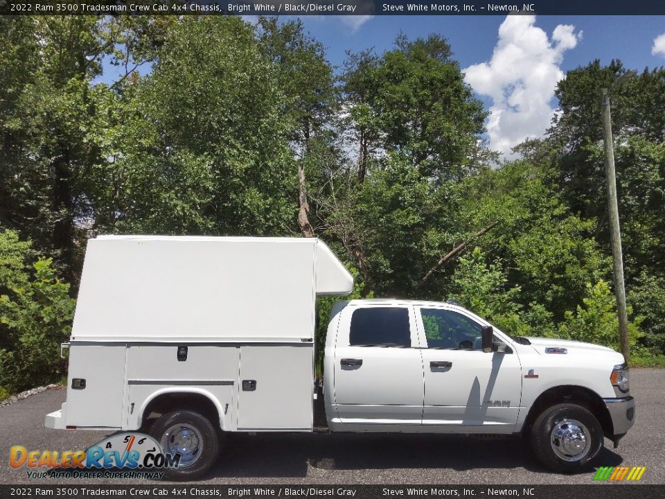 2022 Ram 3500 Tradesman Crew Cab 4x4 Chassis Bright White / Black/Diesel Gray Photo #5