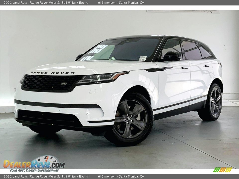 Front 3/4 View of 2021 Land Rover Range Rover Velar S Photo #12
