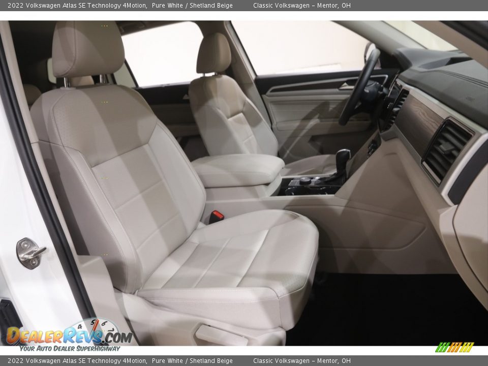 Front Seat of 2022 Volkswagen Atlas SE Technology 4Motion Photo #14