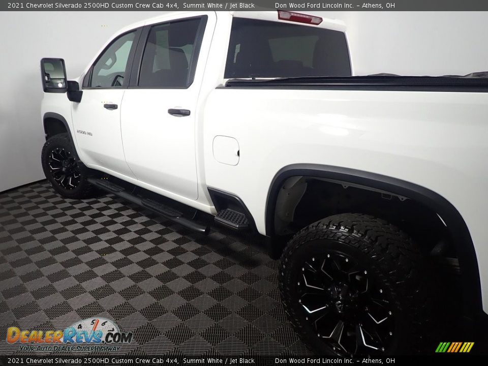 2021 Chevrolet Silverado 2500HD Custom Crew Cab 4x4 Summit White / Jet Black Photo #17
