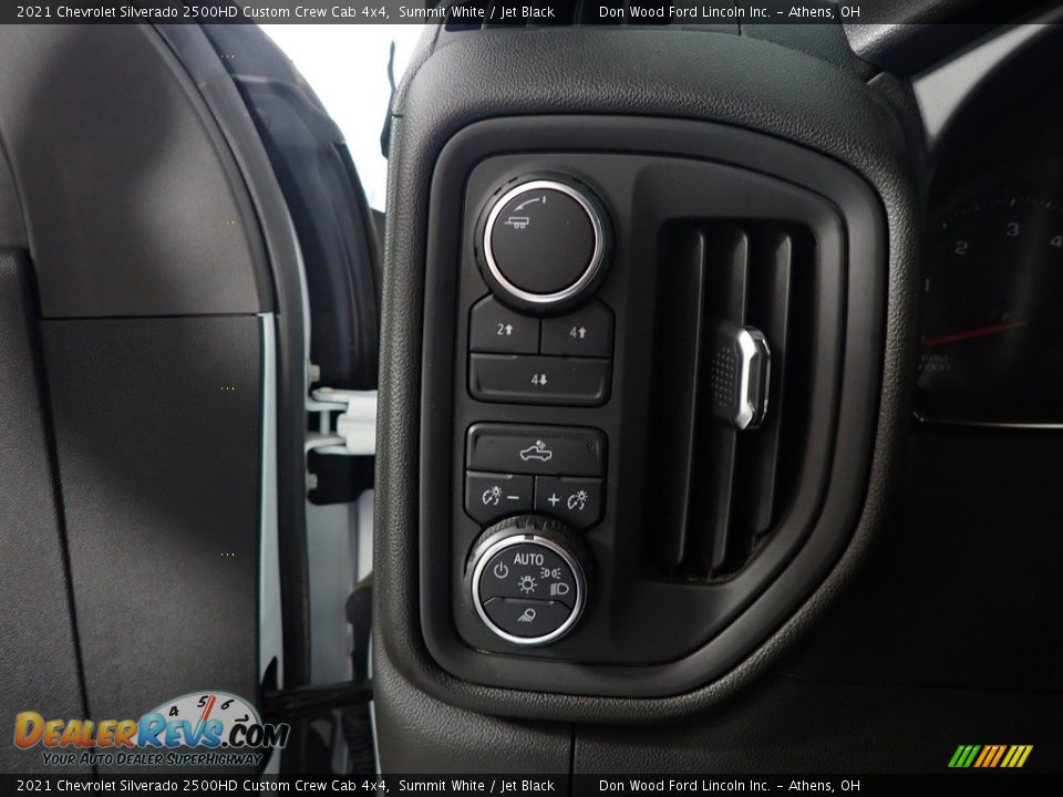 2021 Chevrolet Silverado 2500HD Custom Crew Cab 4x4 Summit White / Jet Black Photo #30