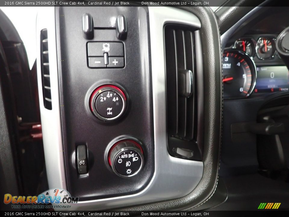 Controls of 2016 GMC Sierra 2500HD SLT Crew Cab 4x4 Photo #15