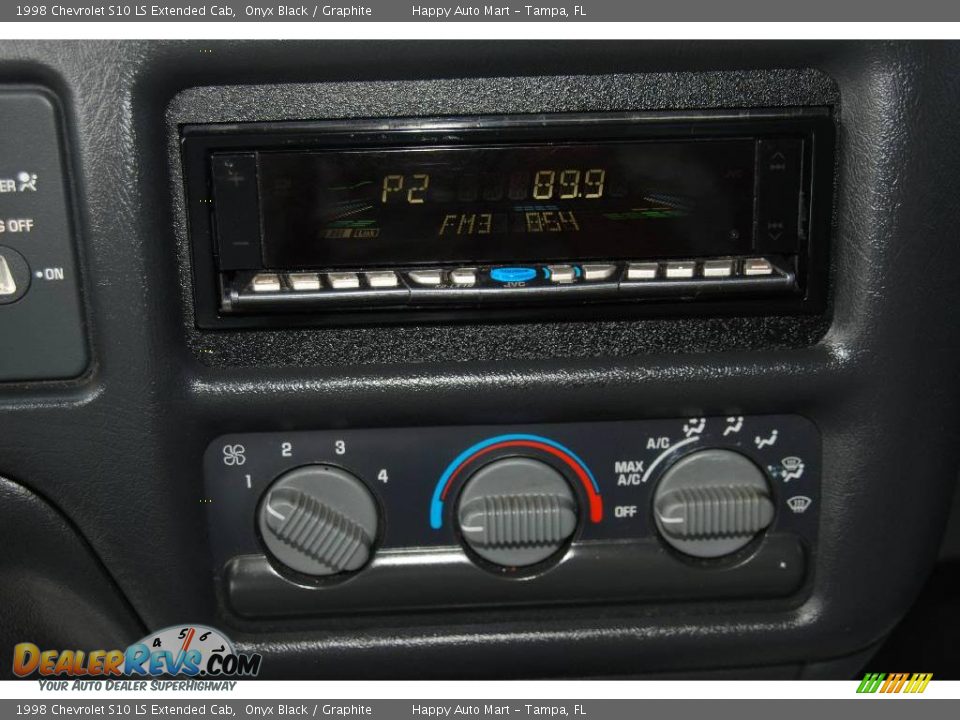 1998 Chevrolet S10 LS Extended Cab Onyx Black / Graphite Photo #15