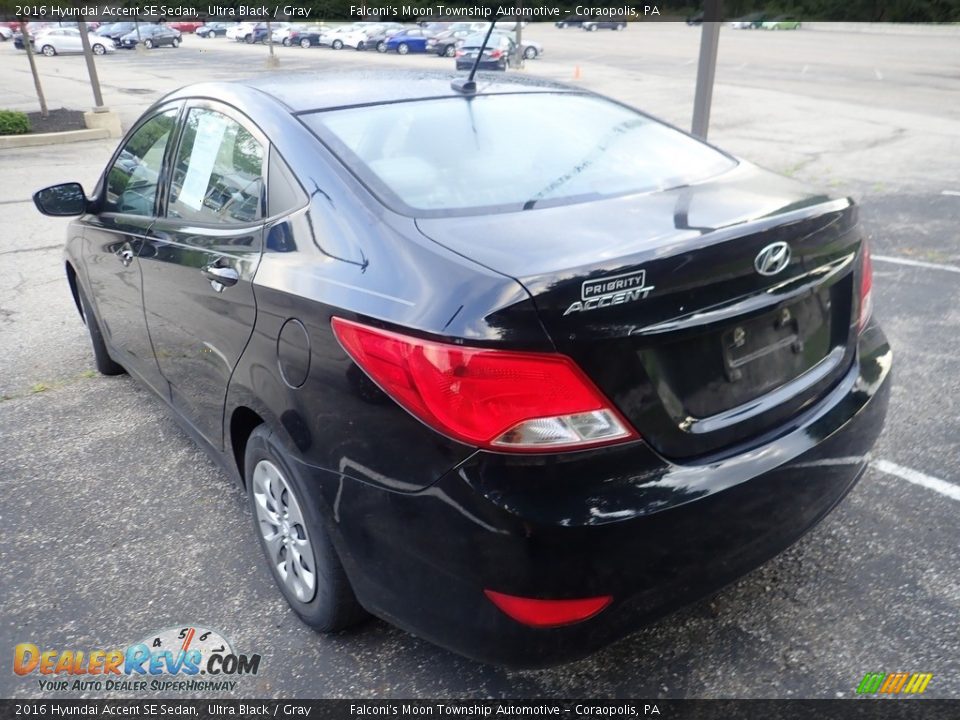 2016 Hyundai Accent SE Sedan Ultra Black / Gray Photo #2