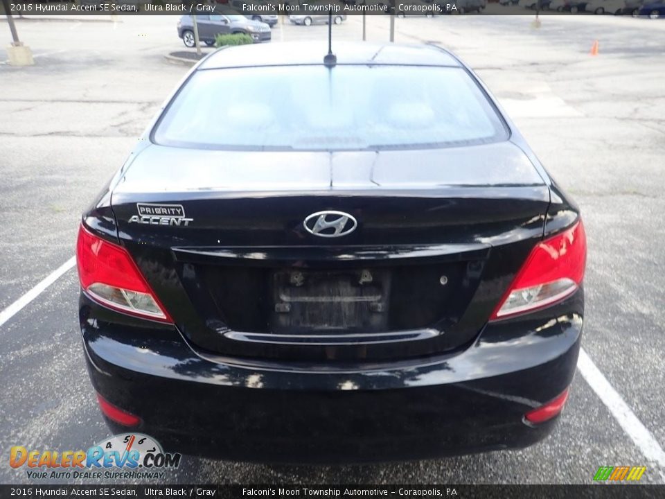 2016 Hyundai Accent SE Sedan Ultra Black / Gray Photo #3