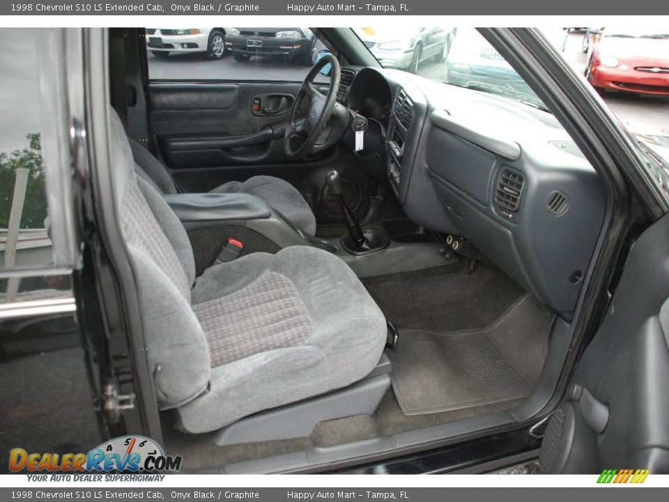 1998 Chevrolet S10 LS Extended Cab Onyx Black / Graphite Photo #17
