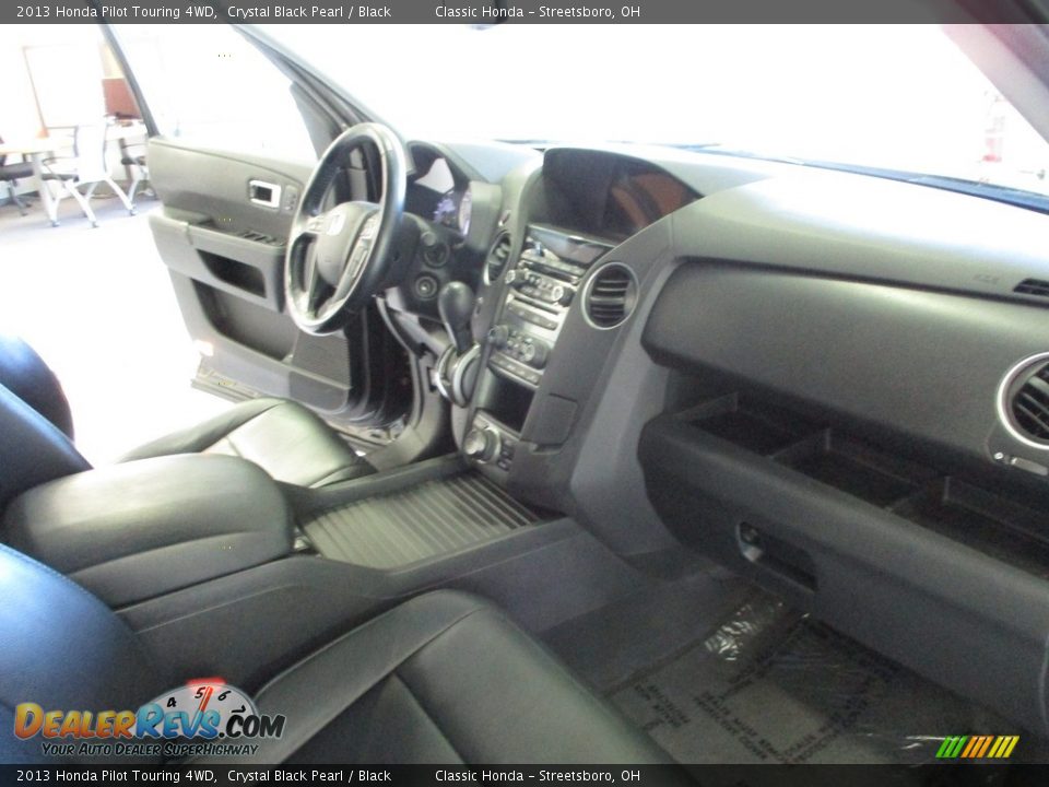 2013 Honda Pilot Touring 4WD Crystal Black Pearl / Black Photo #15