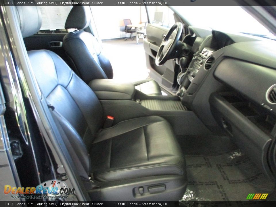 2013 Honda Pilot Touring 4WD Crystal Black Pearl / Black Photo #16