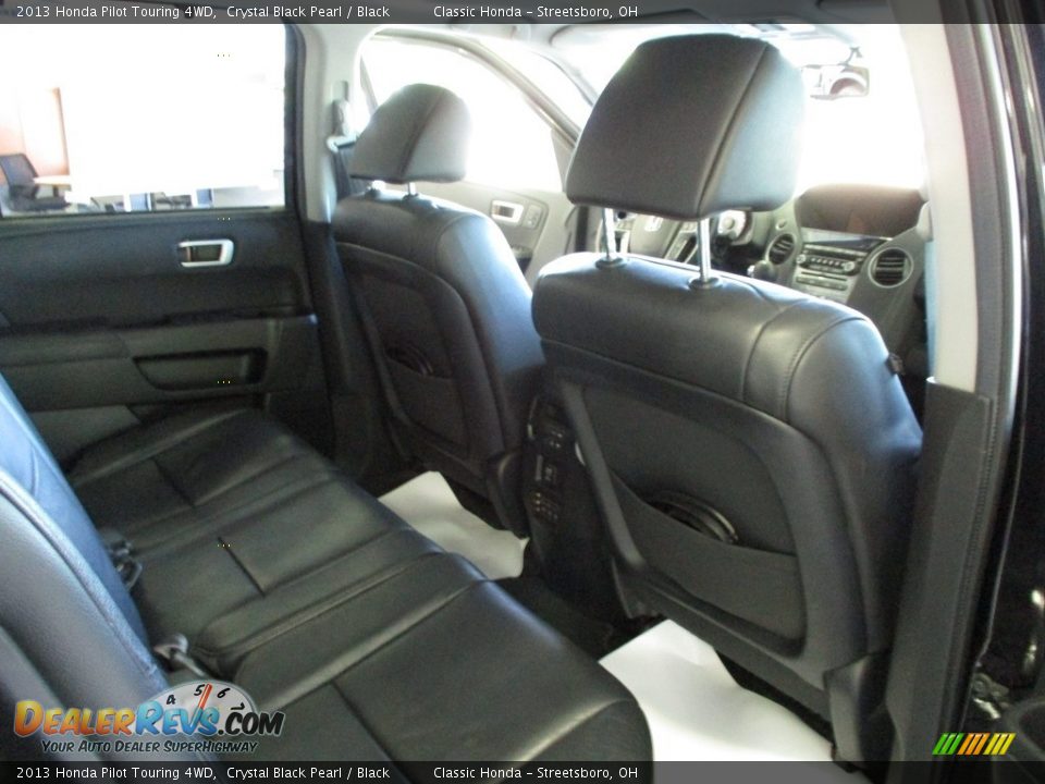 2013 Honda Pilot Touring 4WD Crystal Black Pearl / Black Photo #19