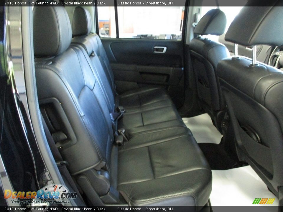 2013 Honda Pilot Touring 4WD Crystal Black Pearl / Black Photo #20