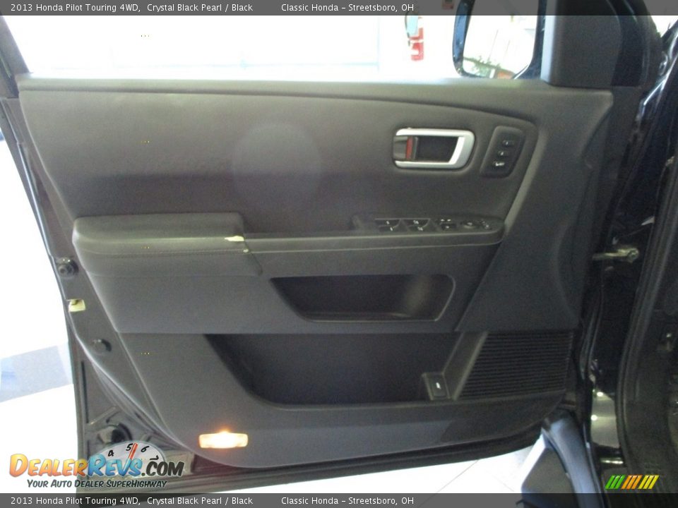 2013 Honda Pilot Touring 4WD Crystal Black Pearl / Black Photo #31