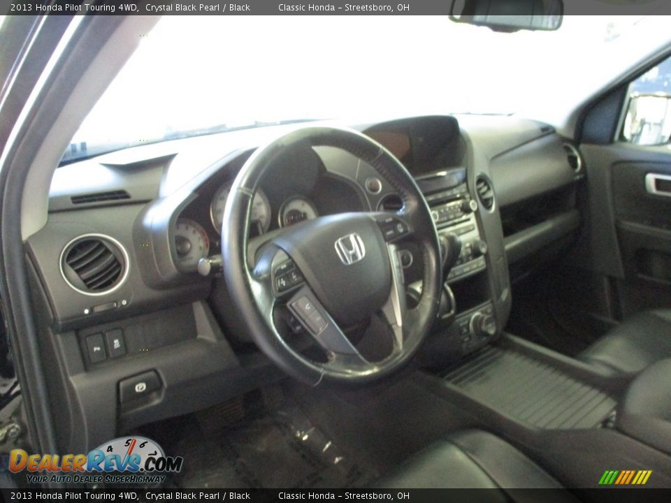2013 Honda Pilot Touring 4WD Crystal Black Pearl / Black Photo #32