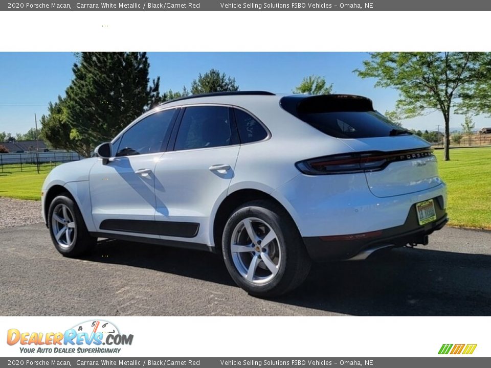 2020 Porsche Macan Carrara White Metallic / Black/Garnet Red Photo #2